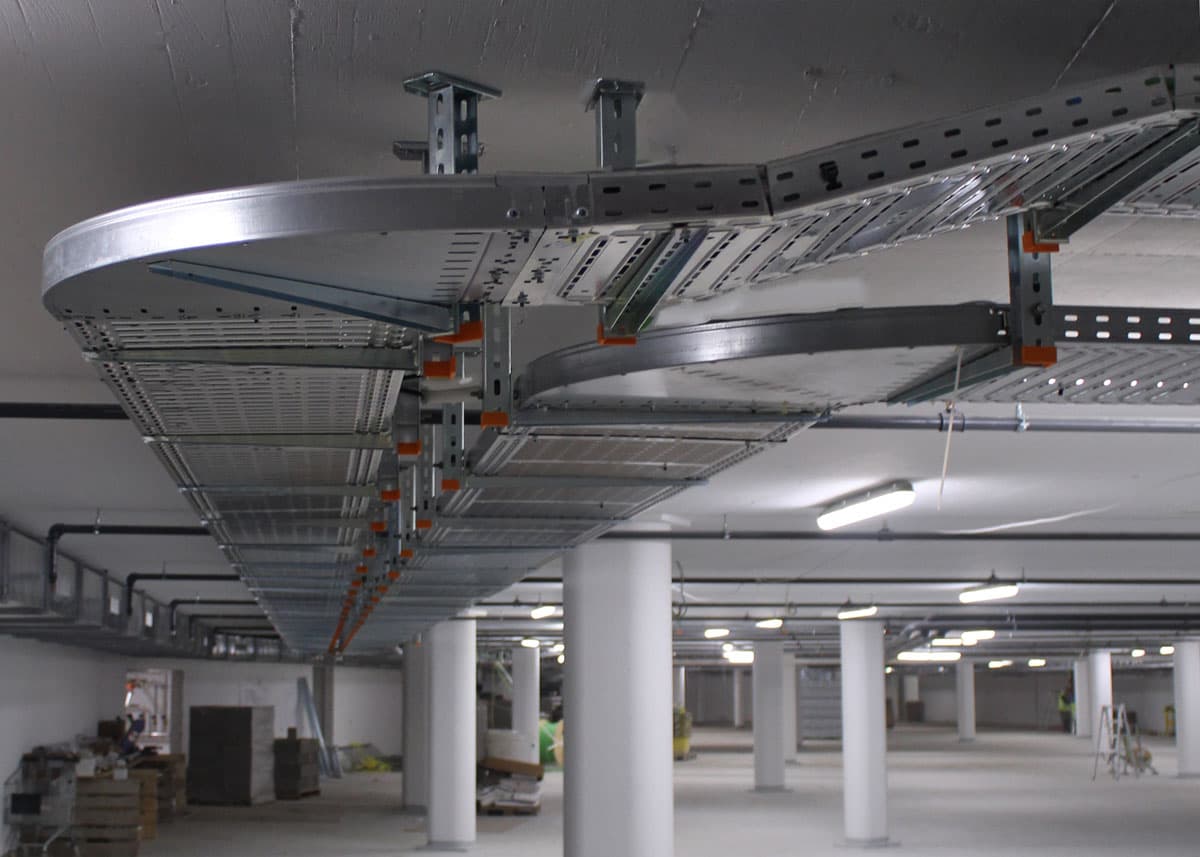 Pose de chemins de câbles Parking R-1 / ERP