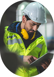 Professionnel BTP avec casque